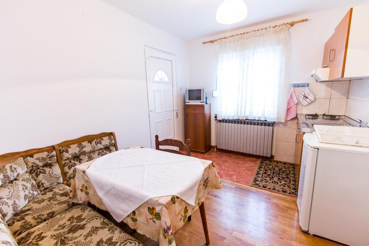 Apartments & Rooms Krk Krk Island Phòng bức ảnh